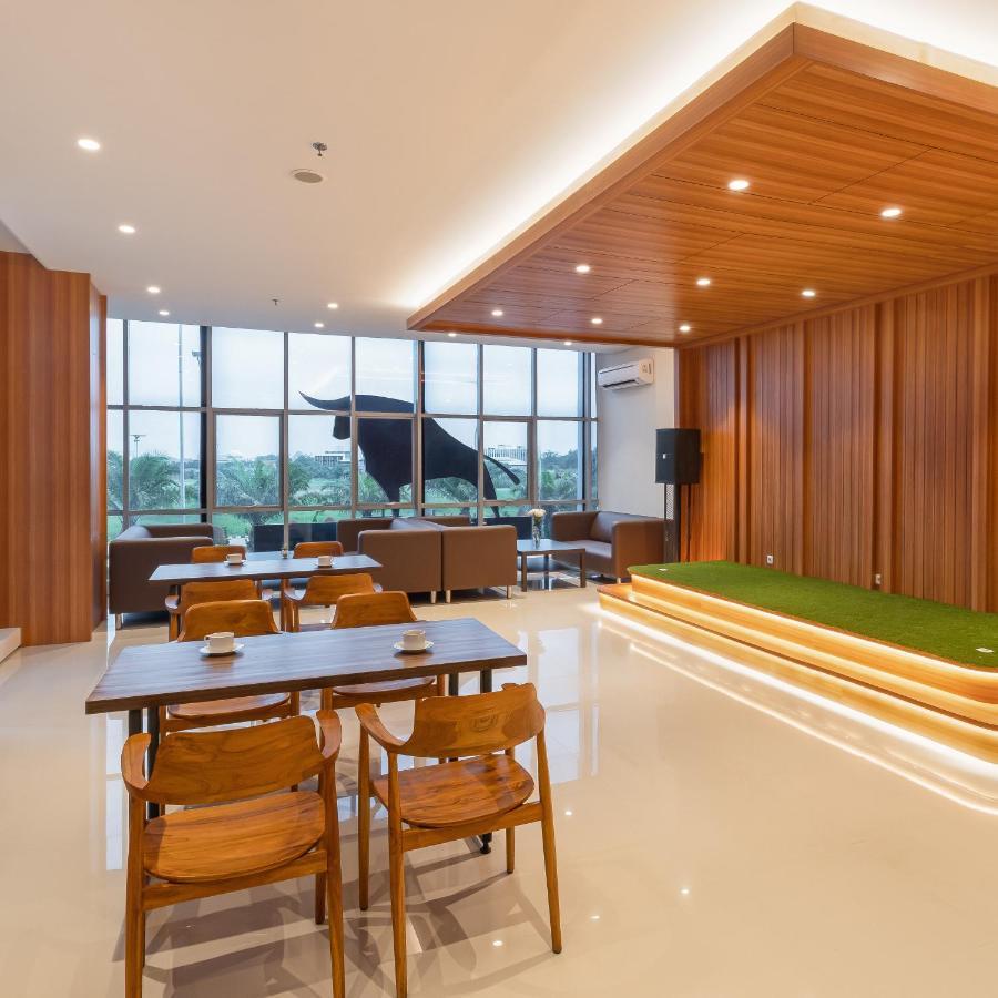 The Risman Hotel At Jakarta Airport Cbc Tangerang Extérieur photo